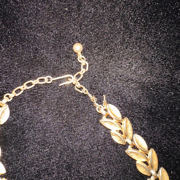 Vintage Gold-Tone Costume Jewelry Set – Bracelet, Choker & Long Necklace - Picture 10 of 15
